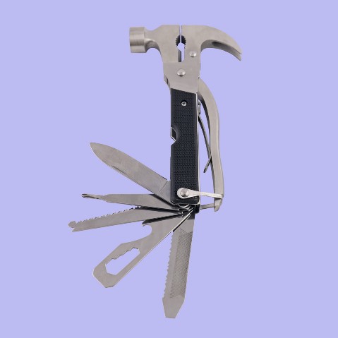 martillo con herramientas